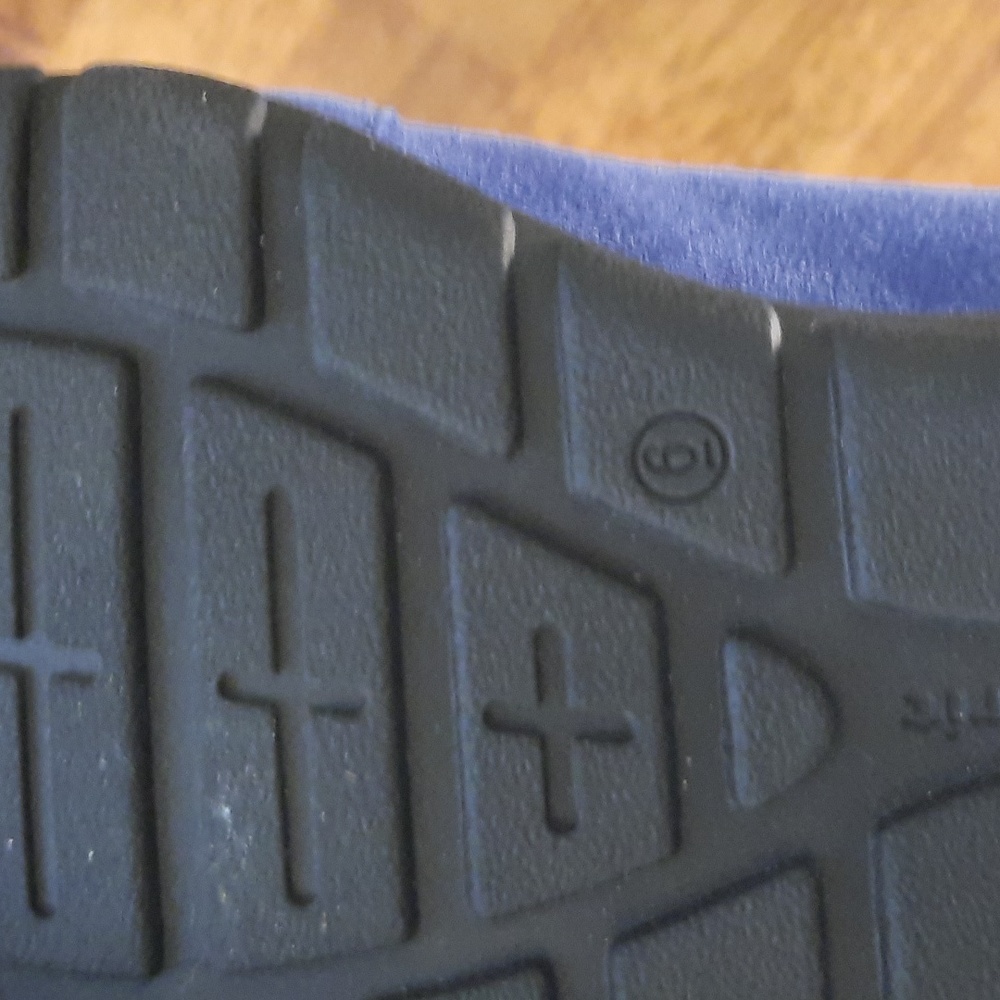 Easy Spirit Blue Suede Shoes 6.5 to 7 - Picture 3 of 4